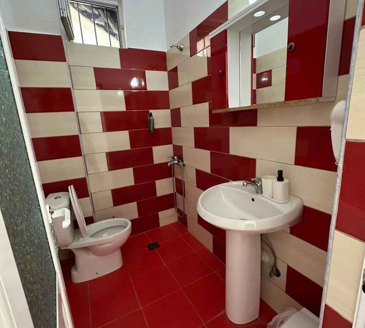 Malibu Hotel ديرمي 4*,