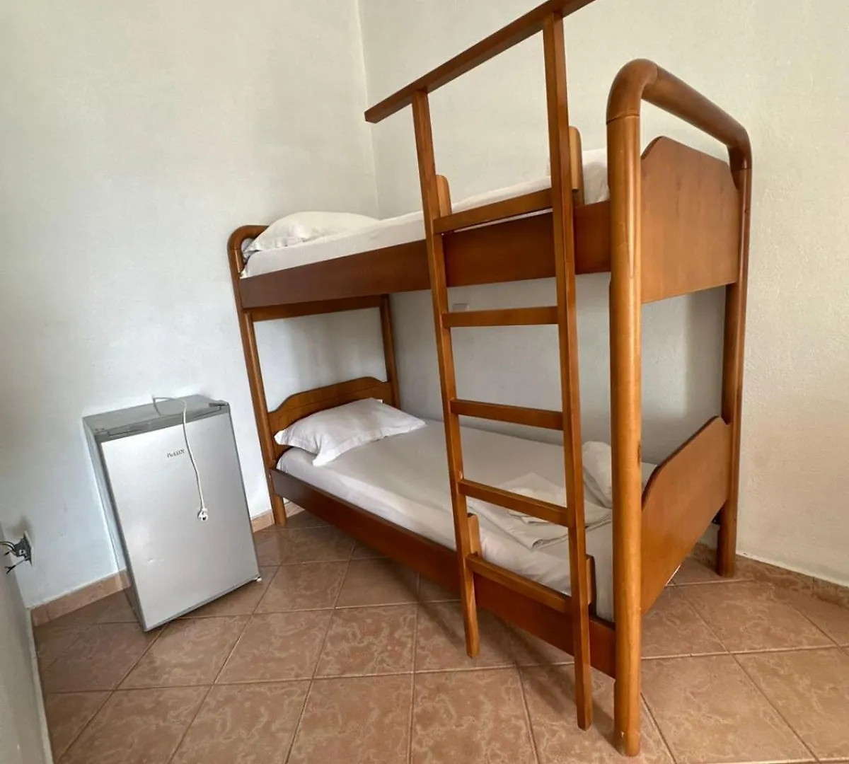 Malibu Hotel Дхерми